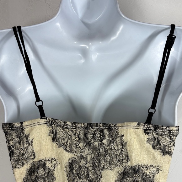Maurices Lace Overlay Camisole Top size small - Picture 9 of 12